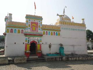 The temple of Lord Shiva with silver coins | चांदीच्या नाण्यांचा गालिचा असलेले महादेवाचे मंदिर