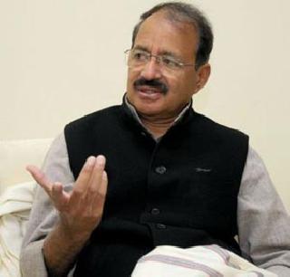 LK Advani's aged lady will leave - Congress | लालकृष्ण आडवाणींची वृद्धाश्रमात रवानगी - काँग्रेस