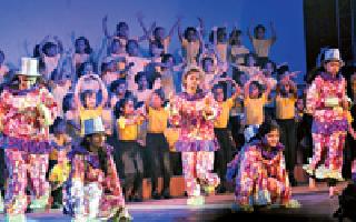 Fadeley eye patch with an elegant presentation | मोहक सादरीकरणाने फेडले डोळ्याचे पारणे Fadeley eye patch with an elegant presentation | मोहक सादरीकरणाने फेडले डोळ्याचे पारणे