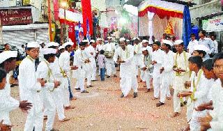 Maliwada, Nadvanvan Tarun Mandal's D.J. | माळीवाडा, नंदनवन तरुण मंडळाचा डी.जे.ला बायबाय Maliwada, Nadvanvan Tarun Mandal's D.J. | माळीवाडा, नंदनवन तरुण मंडळाचा डी.जे.ला बायबाय