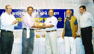 Insatiable Poetry | अंतरंगातून काव्यनिर्मिती