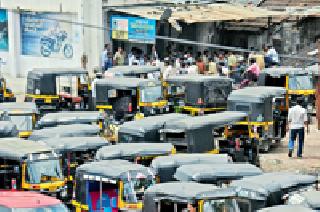 122 Operation on Electricity | १२२ आॅटोरिक्षांवर कारवाई