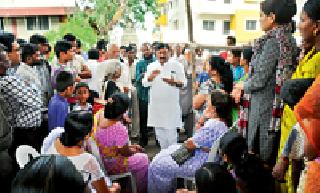 Work on Manakpur railway flyover is incomplete | मानकापूर रेल्वे उड्डाणपुलाचे काम अपूर्ण Work on Manakpur railway flyover is incomplete | मानकापूर रेल्वे उड्डाणपुलाचे काम अपूर्ण