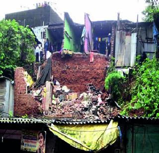 Chapli killed in the crackdown | दरड कोसळून छकुली ठार