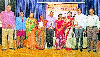 If the politicians, social workers come together then the development | राजकारणी, समाजसेवक एकत्र आल्यास विकास