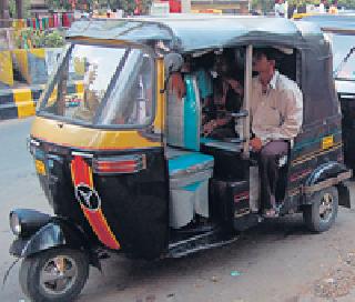 Even after the action, the rule is very different | कारवाईनंतरही नियम पायदळीच