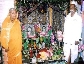 Worshiping Savitri worshiping Gauri Pujanai | गौरी पुजनाऐेवजी सावित्रीचे पूजन Worshiping Savitri worshiping Gauri Pujanai | गौरी पुजनाऐेवजी सावित्रीचे पूजन