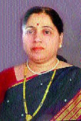 School bus crushed woman | स्कूल बसने महिलेला चिरडले