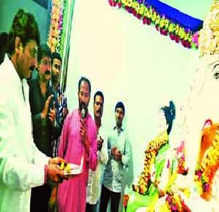 Arti by Kiran Gaikwad | किरण गायकवाड यांच्या हस्ते आरती Arti by Kiran Gaikwad | किरण गायकवाड यांच्या हस्ते आरती