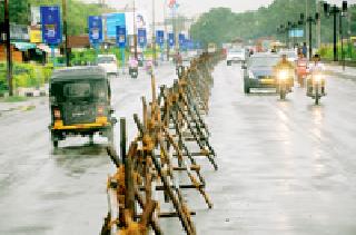 Vehicles for 'No Entry' | तलावांकडे वाहनांना ‘नो एन्ट्री’