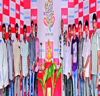 Give respect to the photographer community | छायाचित्रकारांना समाजाने सन्मान द्यावा