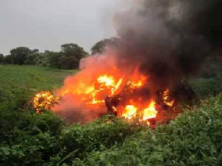 Driver's Coal With Truck | ट्रकसह चालकाचा कोळसा