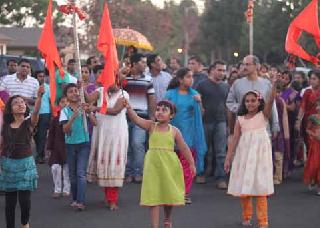Gajanan Maharaj's palanquin ceremony in Rangoon in America | अमेरिकेत रंगला गजानन महाराजांचा पालखी सोहळा Gajanan Maharaj's palanquin ceremony in Rangoon in America | अमेरिकेत रंगला गजानन महाराजांचा पालखी सोहळा