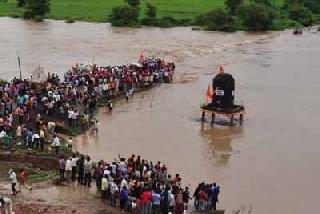 Overdraft in six talukas of Akola district | अकोला जिल्हय़ातील सहा तालुक्यात अतीवृष्टी Overdraft in six talukas of Akola district | अकोला जिल्हय़ातील सहा तालुक्यात अतीवृष्टी