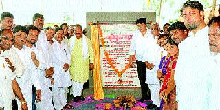 Start of four-way road of Aurangabad-Silod-Feldpur road | औरंगाबाद-सिल्लोड-फर्दापूर रस्त्याच्या चौपदरीकरणाला सुरुवात