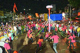 Awareness with public awareness | जनजागृतीपर देखाव्यांनी वेधले लक्ष