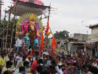 Sentimental messages to the wounded | विघ्नहर्त्याला भावपूर्ण निरोप