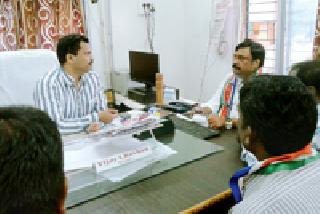 Do not rob the autocrats by the name of the meter | मीटरच्या नावाने आॅटोचालकांची लूट नको