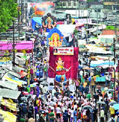 The excitement doubles: eleven hours of procession; Drum Squad & Laser Show Attraction Center | उत्साह द्विगुणित : अकरा तास मिरवणूक; ढोल पथक व लेसर शो आकर्षणाचे केंद्र The excitement doubles: eleven hours of procession; Drum Squad & Laser Show Attraction Center | उत्साह द्विगुणित : अकरा तास मिरवणूक; ढोल पथक व लेसर शो आकर्षणाचे केंद्र