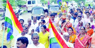 Shubhayatra on the concluding day of the festival | पर्यूषण पर्व समाप्तीनिमित्त शोभायात्रा