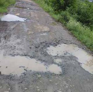 Plight of Khapkhed-Somthana road | खापरखेड-सोमठाणा रस्त्याची दुर्दशा Plight of Khapkhed-Somthana road | खापरखेड-सोमठाणा रस्त्याची दुर्दशा