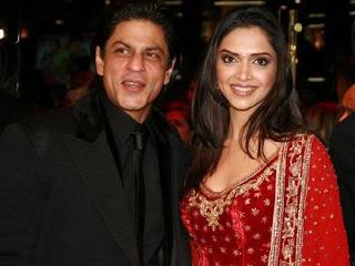 Shahrukh-Deepika's 'Manwa Lagge' hit | शाहरुख-दीपिकाचा ‘मनवा लागे’ हिट