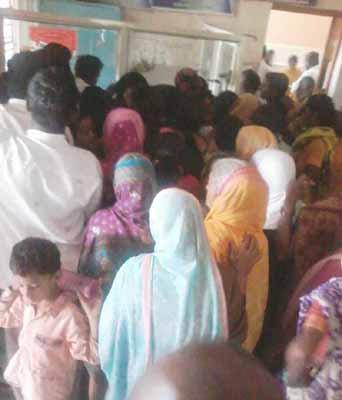 The condition of patients in rural hospital | ग्रामीण रुग्णालयात रुग्णांचे हाल