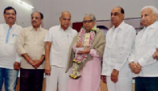 Nagpur's country's pride of journalism | नागपूरच्या पत्रकारितेचा देशाला अभिमान Nagpur's country's pride of journalism | नागपूरच्या पत्रकारितेचा देशाला अभिमान