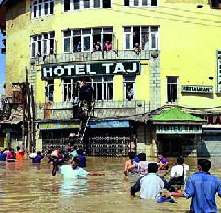 Stacked aircraft | विमानांवर दगडफेक