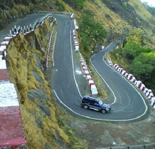 Matheran Ghat is dangerous in monsoon | माथेरानचा घाट पावसाळय़ात धोकादायक