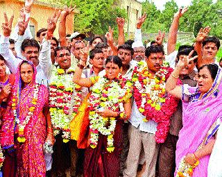 Aurangabad Panchayat Samiti Congress Front maintains | औरंगाबाद पंचायत समिती काँग्रेस आघाडीने राखली Aurangabad Panchayat Samiti Congress Front maintains | औरंगाबाद पंचायत समिती काँग्रेस आघाडीने राखली