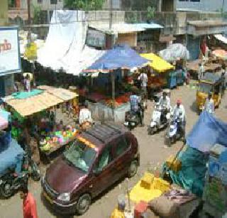 Invitation to an accident that seems to be a violation of Oshiv | ओशिव-यातील अतिक्र मणे ठरताहेत अपघाताला निमंत्रण