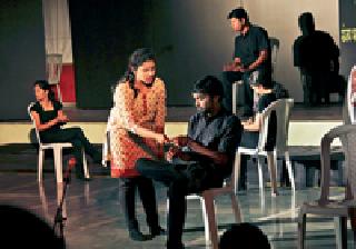 Realistic Experiment 'Who Chimneys Away' | ‘चिमणीचं मत कुणाला’ वास्तववादी प्रयोग