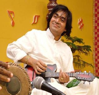 The famous Mandolin player Srinivas passed away | प्रसिद्ध मेंडोलिन वादक श्रीनिवास यांचे निधन