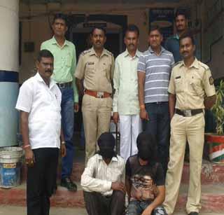 Two thieves are stolen from statue | दोन चोरट्यांना मूर्तिजापूरातून अटक