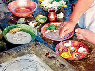 Old traditions and customs | जुन्या परंपरा आणि रुढी