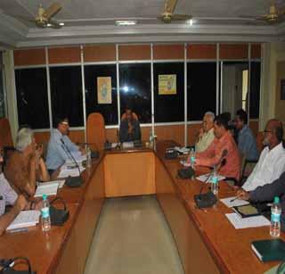 Be Paid To 'Paid News'! | ‘पेड न्यूज’ विषयी दक्षता बाळगा!