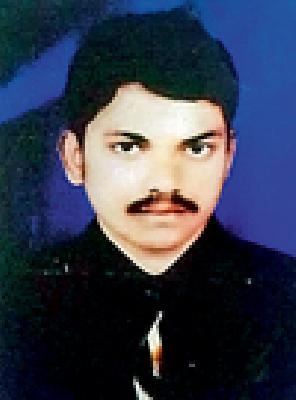 The search for the fugitive Shrapn | फरार श्रावणचा शोध