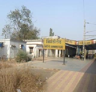 Civil Aviation office on the main road | मुख्य मार्गावरील निवडणूक कार्यालयाने नागरिक हैराण Civil Aviation office on the main road | मुख्य मार्गावरील निवडणूक कार्यालयाने नागरिक हैराण