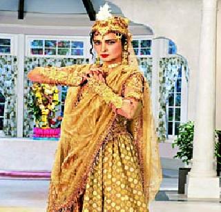 Rekha Madhubala look | रेखाचा मधुबाला लूक Rekha Madhubala look | रेखाचा मधुबाला लूक