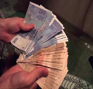 2 lakh rupees collected for the flood victim | पूरग्रस्तांसाठी विद्यार्थ्याने जमविले २ लाख रुपये 2 lakh rupees collected for the flood victim | पूरग्रस्तांसाठी विद्यार्थ्याने जमविले २ लाख रुपये