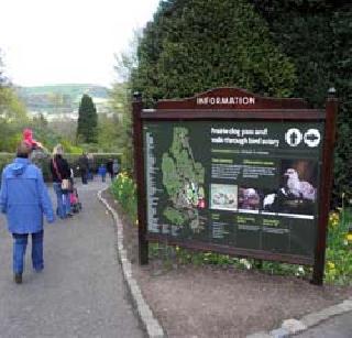 The objection to the Aarey Colony zoos | आरे कॉलनीतील प्राणिसंग्रहालयावर आक्षेप