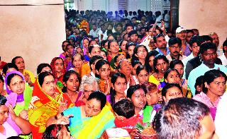 Full-blown parallel roads due to the devotees of Calicut | कालिकेच्या भाविकांमुळे फुलले समांतर रस्ते Full-blown parallel roads due to the devotees of Calicut | कालिकेच्या भाविकांमुळे फुलले समांतर रस्ते