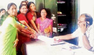 Women's ElGar for water supply | पाणीपुरवठ्याकरिता महिलांचा एल्गार