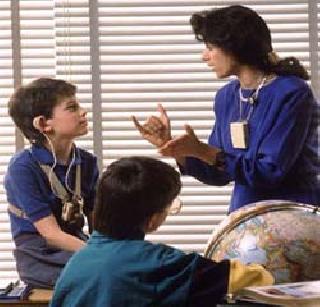 Education of deaf ears in Maharashtra | महाराष्ट्रातील कर्णबधिरांचे शिक्षण