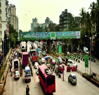 Tolnaka police radar | टोलनाके पोलिसांच्या रडारवर Tolnaka police radar | टोलनाके पोलिसांच्या रडारवर