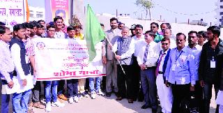 The spectacle of Maharashtra's folk art | शोभायात्रेतून महाराष्ट्राच्या लोककलेचे दर्शन