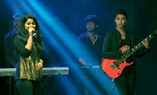 'A step ahead ... crazy beats' | ‘अ स्टेप अहेड...क्रेझी बीट्स’ 'A step ahead ... crazy beats' | ‘अ स्टेप अहेड...क्रेझी बीट्स’