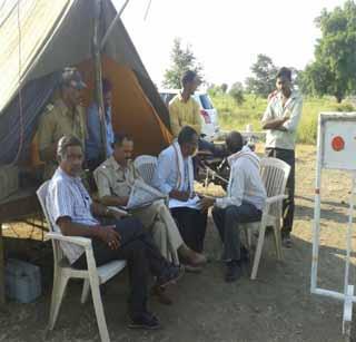 Minorous mineral trafficking, 20 thousand fine recoveries | गौण खनिज तस्करी, २0 हजाराची दंड वसुली Minorous mineral trafficking, 20 thousand fine recoveries | गौण खनिज तस्करी, २0 हजाराची दंड वसुली