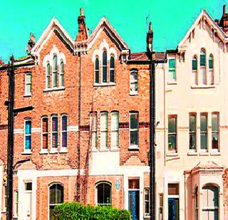 Dr. Ambedkar's house is home! | डॉ. आंबेडकरांच्या ऐतिहासिक घराला घरघर!